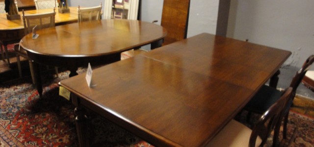 Nuetsras Mesas de Comedor: Video en el que podrán ver parte de nuestra exposición de mesas de comedor. &nbsp; En Benezit decoración vendemos mesas de comedor clásicas tanto extensibles como...